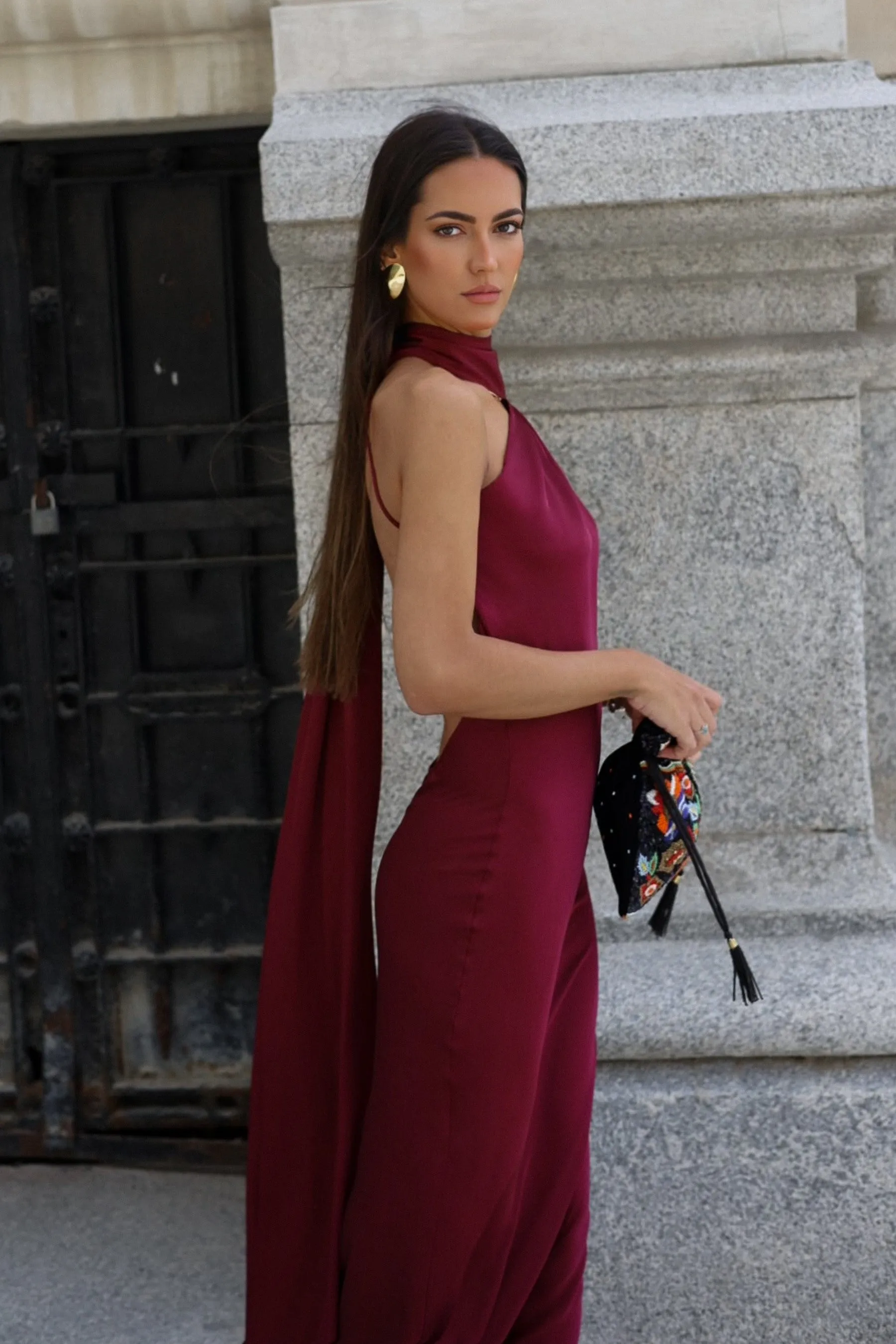 VESTIDO COMPRIDO BORDEAUX COM CAPA